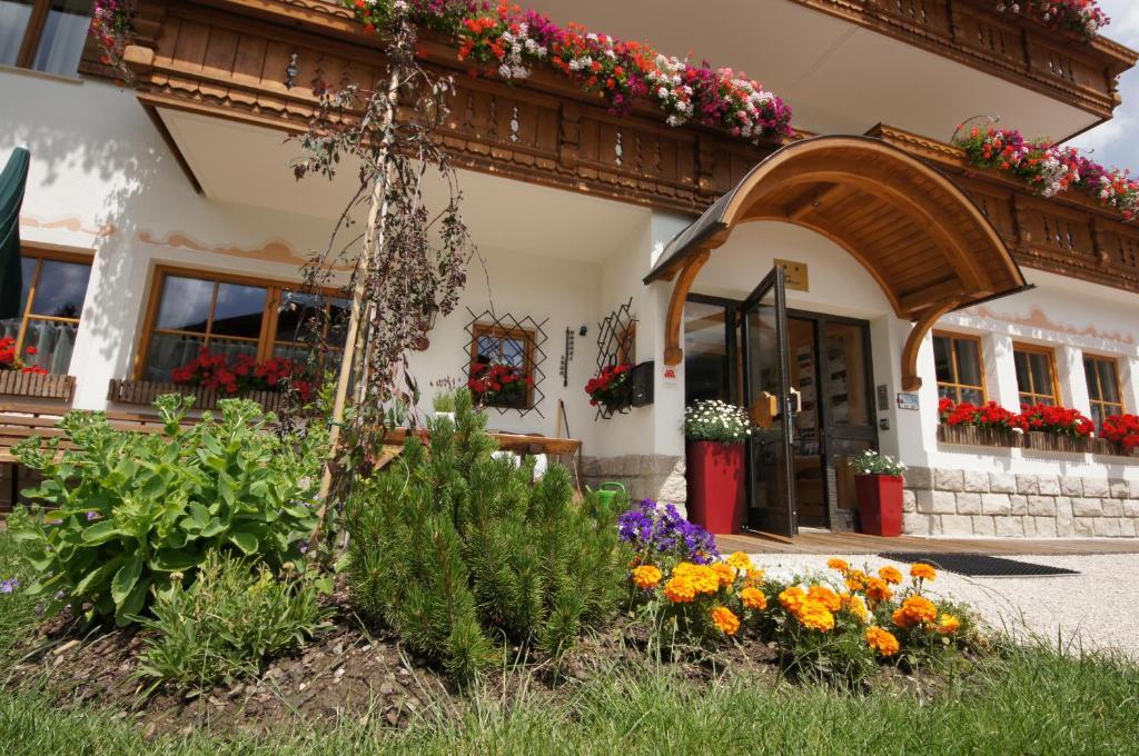 Готель Garni Tofana Корвара-ін-Бадія Екстер'єр фото